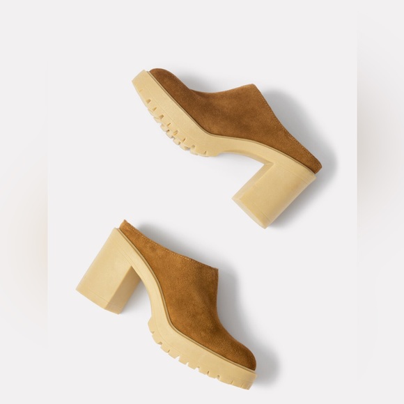 Carry Heels in Came Suede Size 8 - Picture 2 of 14